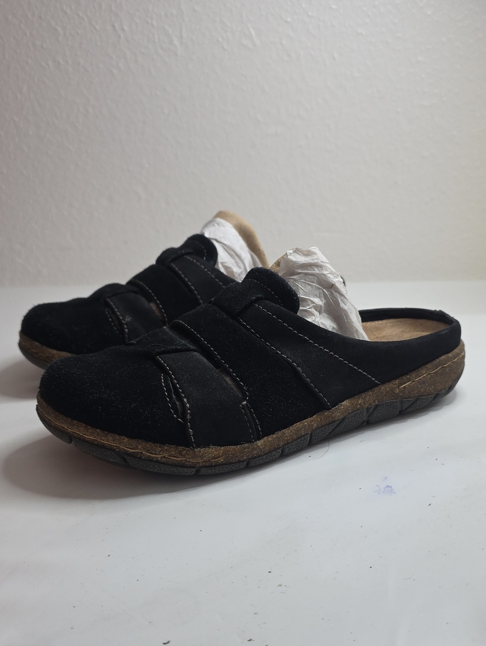 EARTH ORIGINS ELLERY SLIP ON CLOGS SUEDE CORK MIDS LADIES 7.5 GUC BLACK